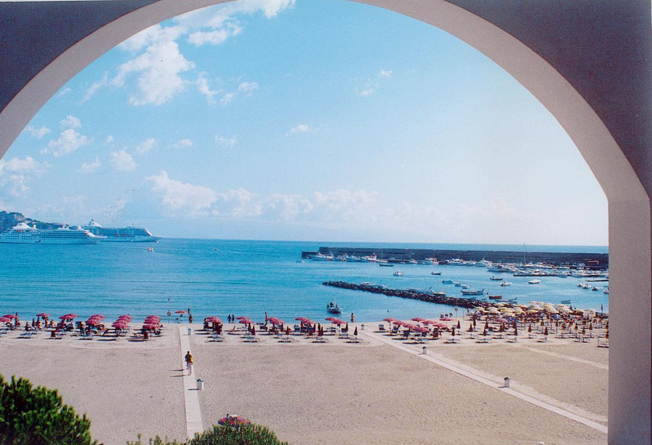 Villa Athena Giardini-Naxos Zewnętrze zdjęcie